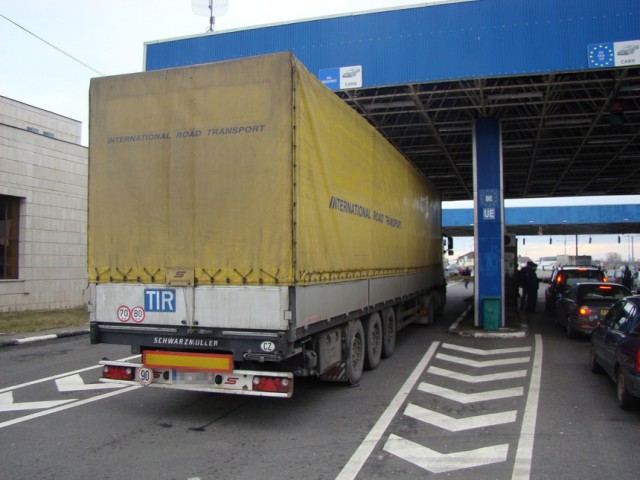 AUR cere autorităţilor să ia măsuri ferme împotriva traficului transfrontalier de mărfuri şi persoane