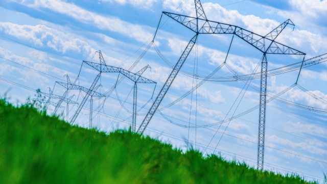 Preţul electricităţii a atins un nivel record în Spania şi e aproape triplu faţă de 2020