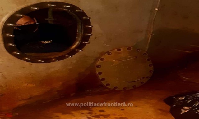 Peste 600 de pachete de ŢIGĂRI de contrabandă, depistate în Portul Constanța