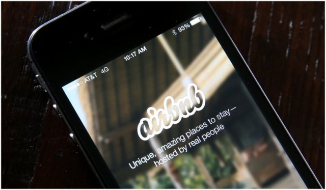 Airbnb oferă cazare gratuită pentru 20.000 de refugiați afgani