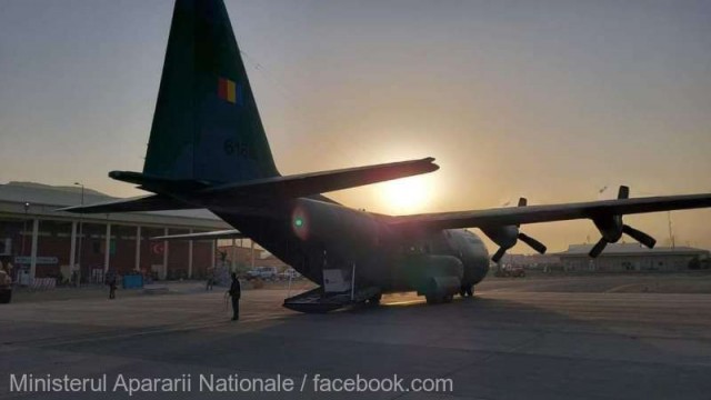 MAE: 14 cetăţeni români au ajuns pe aeroportul din Kabul