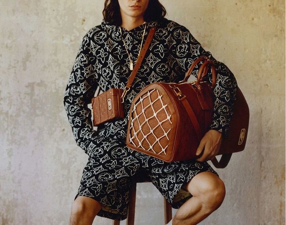 Povestea băiatului care trăia pe străzi şi care a inventat brandul de lux Louis Vuitton