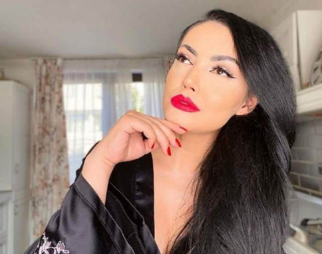 Ce a făcut tatăl Andreei Mantea când a aflat că fiica lui a pozat în Playboy. „Mi-a trântit ziarul peste ochi“