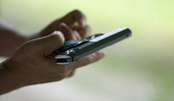 Un polițist, cercetat pentru CORUPȚIE, S-A ÎMPUȘCAT