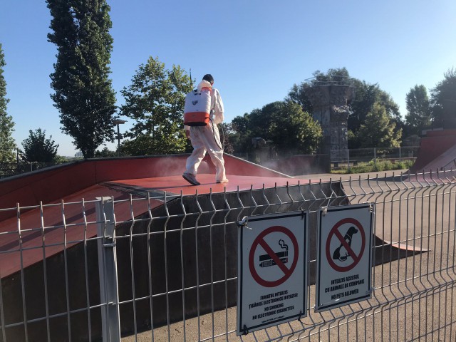 Continuă acțiunile de dezinfecție în Complexul Gravity Park și parcurile de tip Țara Piticilor