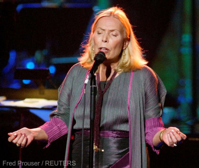 Joni Mitchell va fi recompensată cu premiul 'Person of the Year' la Premiile Grammy din 2022