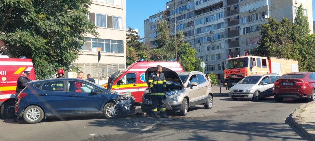 ACCIDENT cu 2 VICTIME, pe strada Traian VIDEO