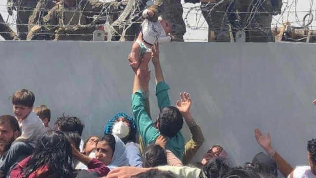 Zeci de copii evacuați din Afganistan au ajuns în grija americanilor