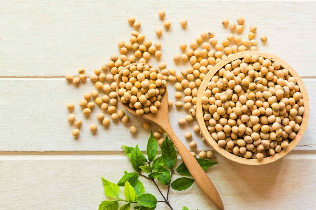 Studiu: Dieta vegană, utilă în menopauză?