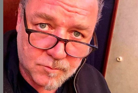 Russell Crowe a trebuit să oprească filmările la „Poker Face”