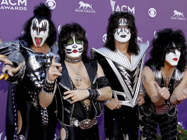 Formaţia KISS îşi amână concertele după ce Gene Simmons a fost testat pozitiv pentru COVID-19
