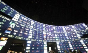 Turbulențe majore pe marile piețe financiare: anul 2022 a început extrem de nervos
