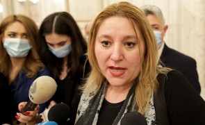 Diana Șoșoacă, atacată de urși: 'Poate ar fi nevoie de ei prin Parlament, Guvern sau la Președinție'