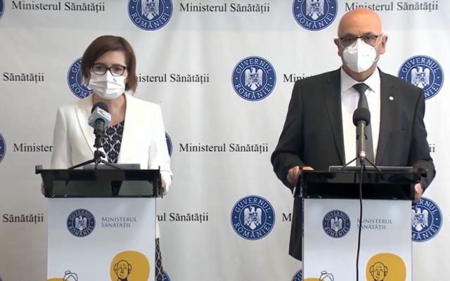 Mihăilă și Arafat lasă o portiță pentru vaccinare obligatorie: 'În acest moment nu se discută'