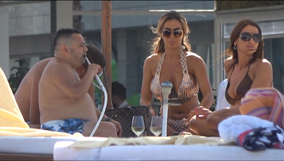Adrian Minune, LUX și OPULENȚĂ la plajă