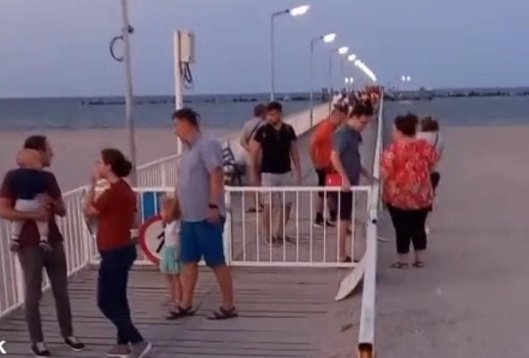 VIDEO! O PLIMBARE pe PASARELA din MAMAIA COSTĂ 400 de lei!