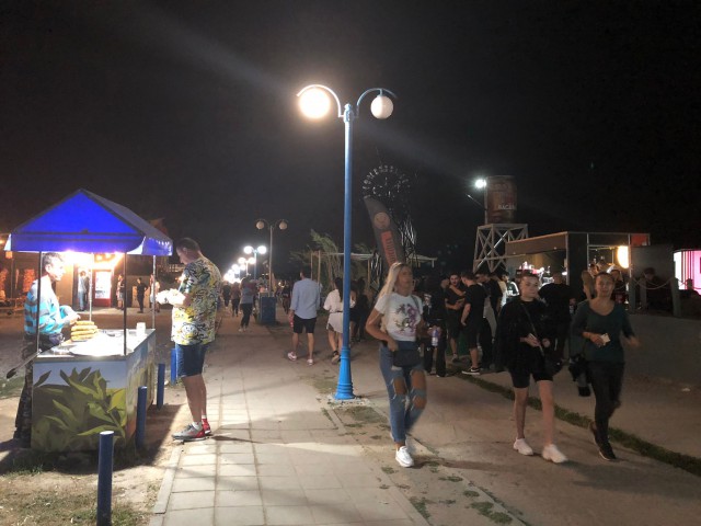 DISTRACȚIE și DANS, în ultimul WEEKEND de VARĂ, în VAMA VECHE. VIDEO!