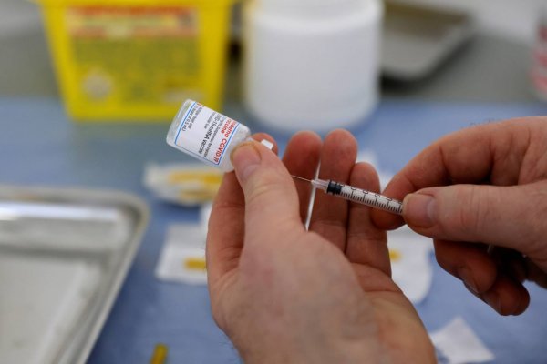 Coronavirus: ECDC afirmă că 'nu există o nevoie urgentă' de o doză suplimentară de vaccin
