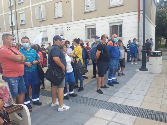 Protest în faţa Casei de Cultură din Mangalia