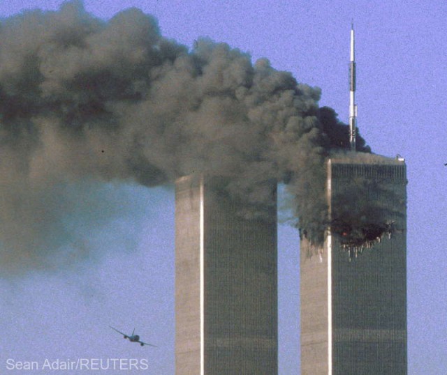 SUA comemorează atentatele de la 11 septembrie în jurul unui preşedinte în dificultate