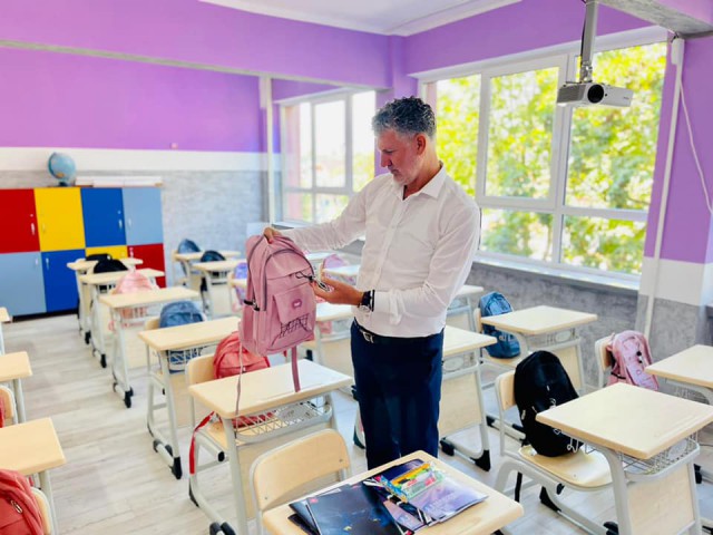 Toți elevii din Năvodari vor primi rechizite