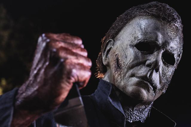 Halloween Kills, lansat simultan în cinematografe şi online