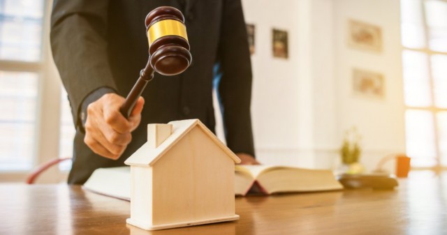 A participat la LICITAȚIA unui APARTAMENT, cu ACTE FALSE