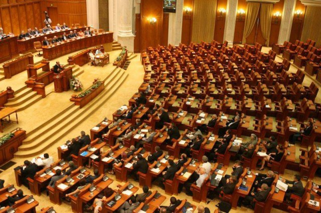 Plenul reunit al Parlamentului - convocat pentru joi, la ora 16,00, pentru moţiunea de cenzură