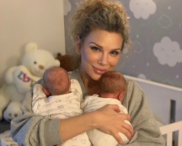 Alina Laufer, despre viața cu gemeni. „Am momente în care vreau să fug de acasă“