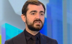 USR acuză că de când este premier Ciolacu, pensia specială medie a crescut