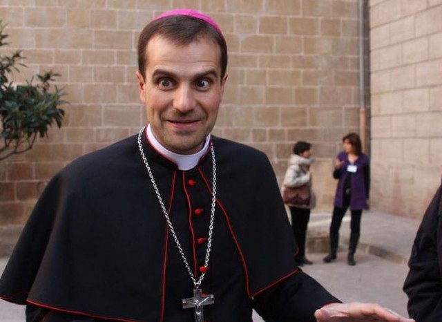 Un episcop catolic a demisionat, după ce s-a îndrăgostit de o scriitoare de ficțiuni erotico-satanice