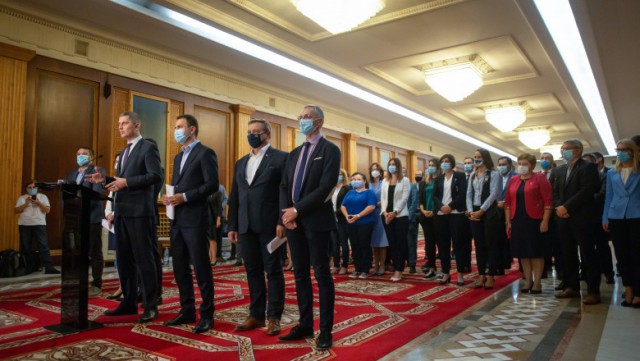 Prefecții USR PLUS nu-și vor depune demisiile