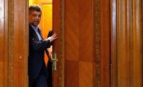 Marcel Ciolacu: Parlamentarii care vor lipsi de la votarea moțiunii, excluși din partid
