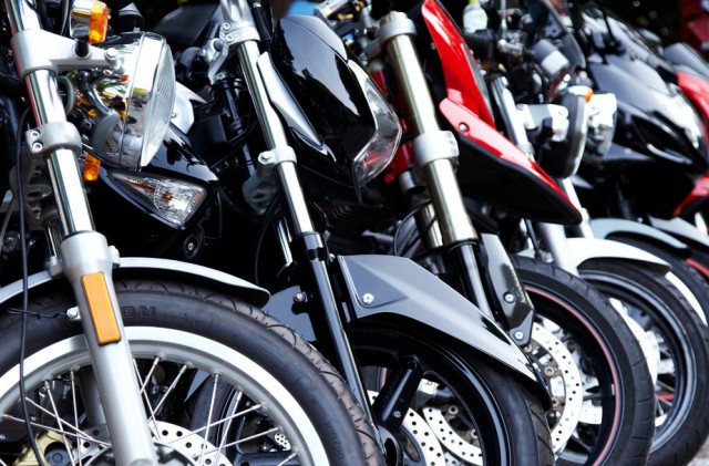 Patru mari producători de motociclete se unesc pentru a face bateriile interschimbabile