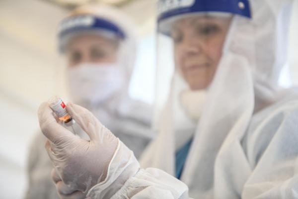 Coronavirus: Italia pregăteşte inocularea persoanelor vulnerabile cu cea de-a treia doză de vaccin