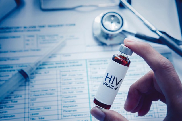 Vaccinul experimental anti-HIV dezvoltat de Moderna va începe studiile umane