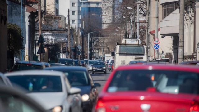Zgomotul din trafic creşte riscul de demenţă