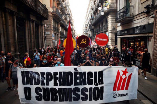 Spania: Zeci de mii de catalani au manifestat pentru independenţă la Barcelona