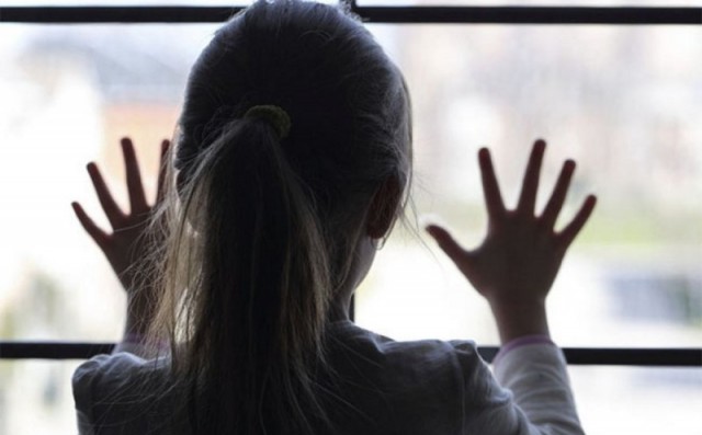 ANDPDCA: 12.669 de copii aveau, la finele lunii martie, ambii părinţi plecaţi la muncă în străinătate
