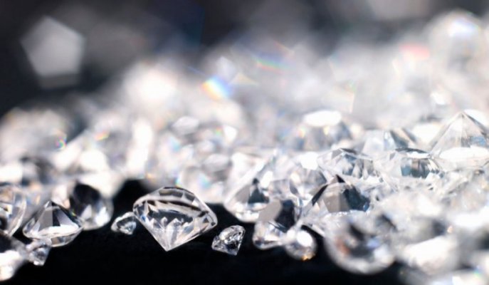 Vânzarea de diamante rusești merge brici