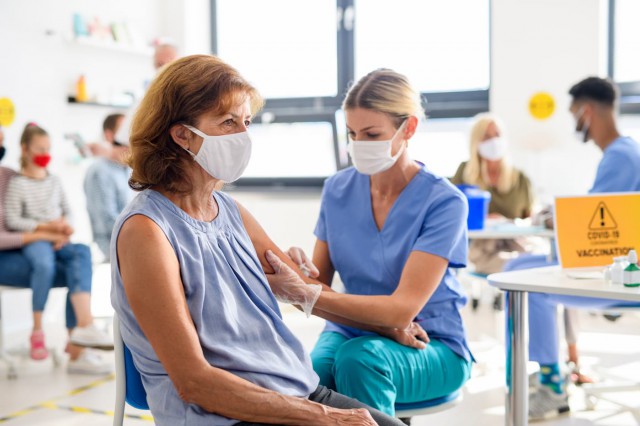 Doza trei de vaccin anti-Coronavirus: recomandată sau nu?
