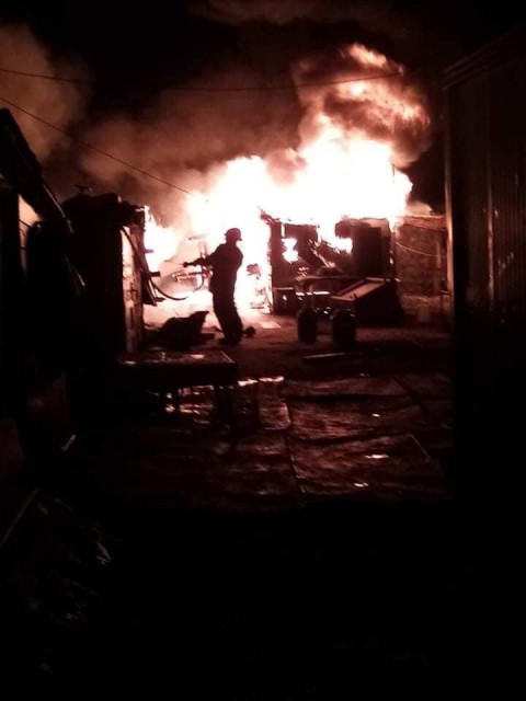 INCENDIU la o CABANĂ, la ieșire din Costinești spre Tuzla! VIDEO
