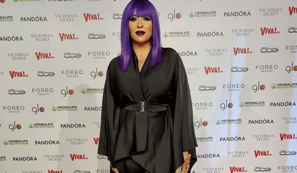 Oana Roman și poza în care se vede că a slăbit 20 kg. 