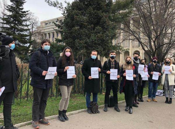 Asociația Elevilor din Constanța anunţă un protest în Piaţa Victoriei, în prima zi de şcoală