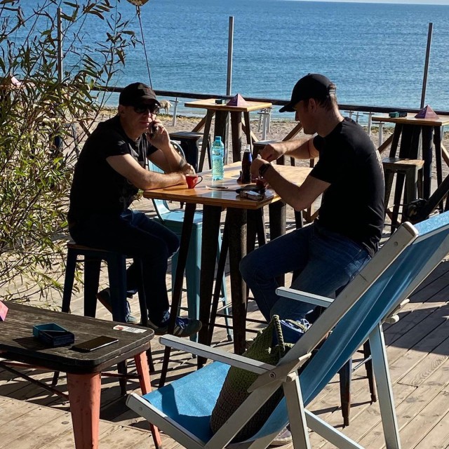 Florin Cîțu în Vama Veche: Cu cine își bea premierul cafeaua de dimineață. VIDEO!