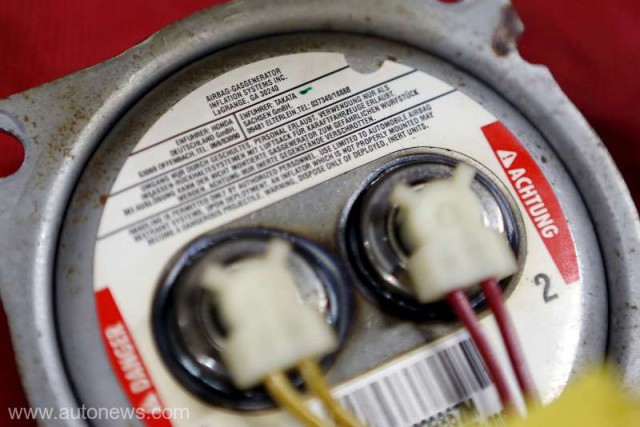 SUA anchetează 30 de milioane de vehicule echipate cu airbag-urile defecte produse de Takata
