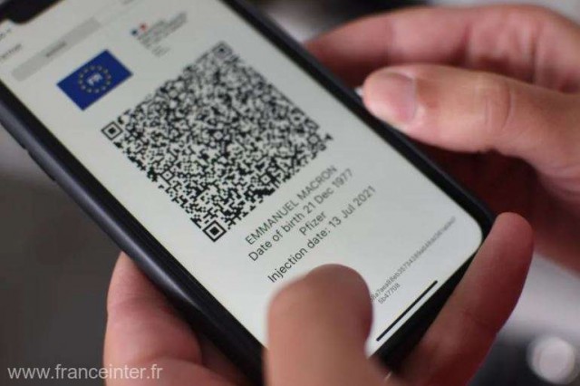 Franţa: Au fost identificaţi autorii 'scurgerii' pe internet a certificatului de vaccinare al preşedintelui Macron