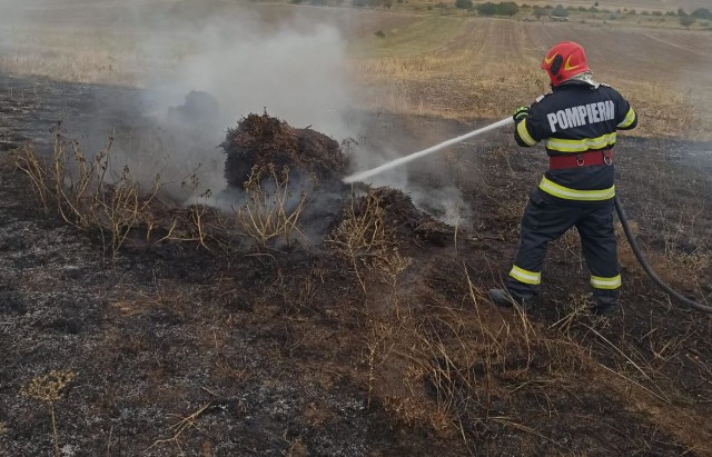 Incendiu la ieşire din localitatea Stupina