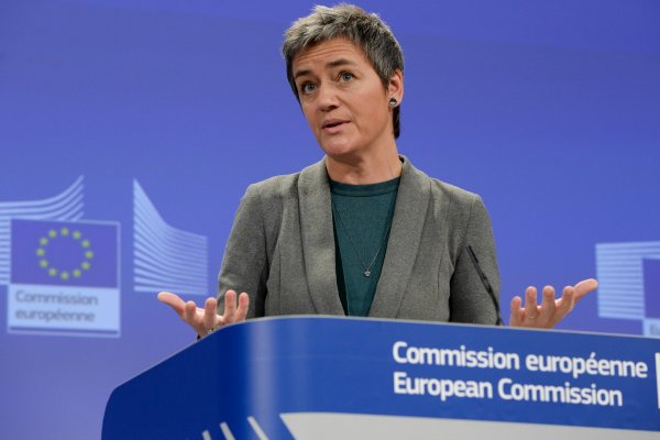 UE, în faza de finalizare a unui proiect pentru un încărcător de telefon universal