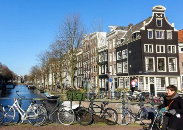 Olanda - restricţii ridicate: Se poate merge la restaurante şi spectacole, dar doar cu permis sanitar